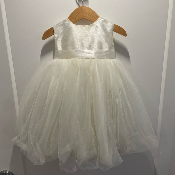 David's Bridal Formal Flower Girl Ivory Off-White Infant 12M satin / tulle Dress - Picture 1 of 6